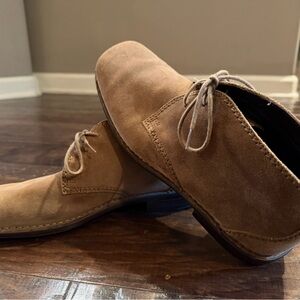 Rockport Tan Suede Chukkas